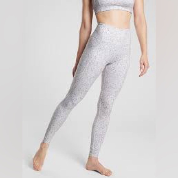 Athleta Pants - Pebble beach Athleta leggings